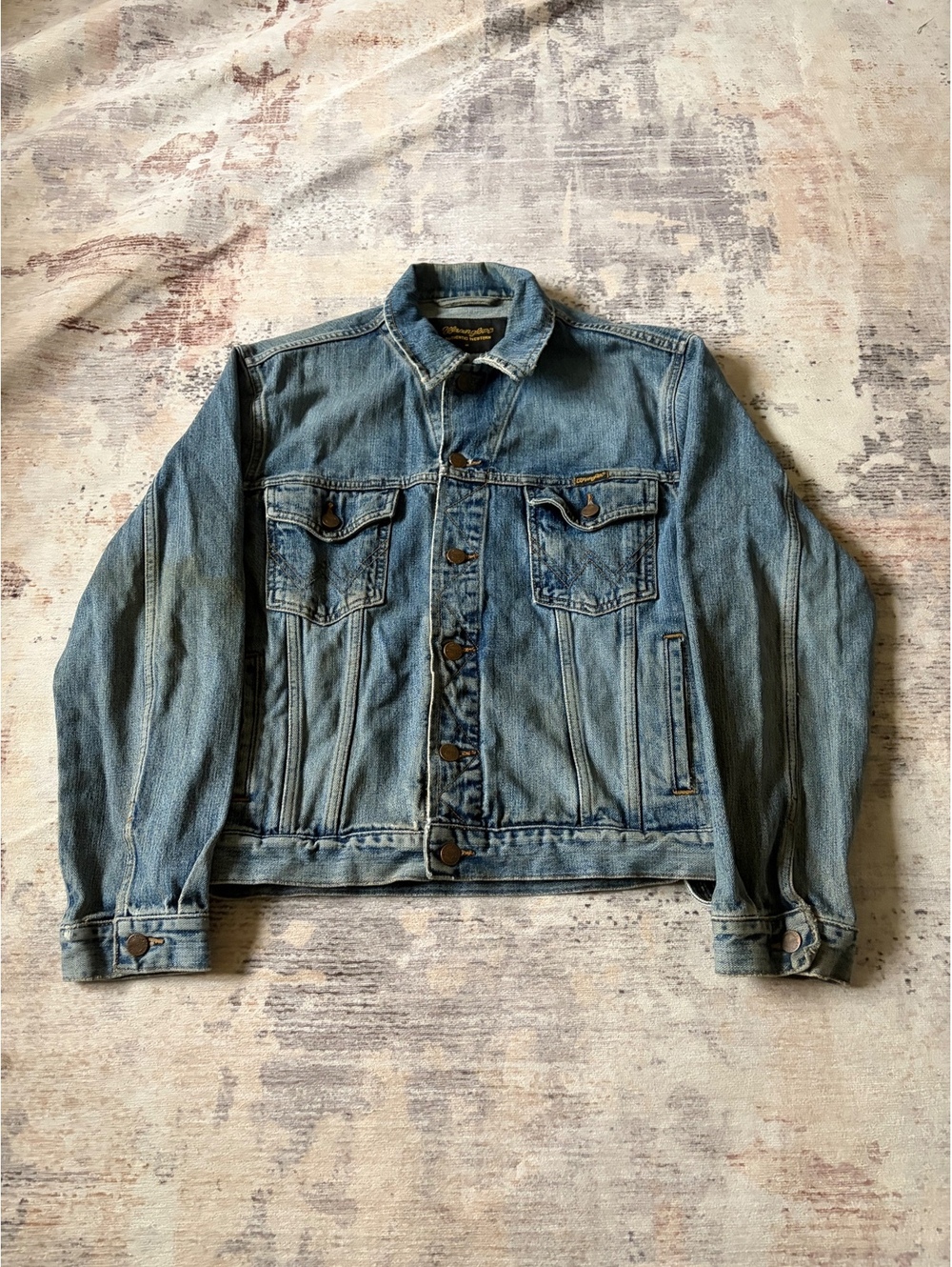 Wrangler authentic western faded denim jacket cropped medium